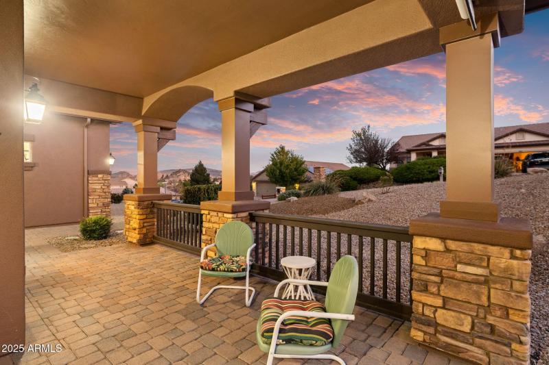 12-Front Patio_2