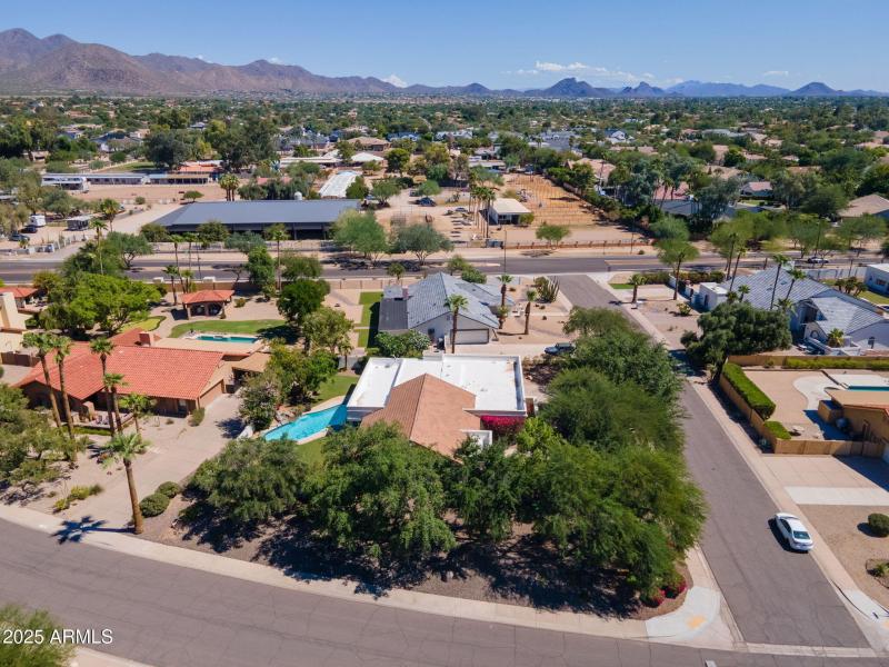 48-web-or-mls-9504 E Sunnyside Dr-48