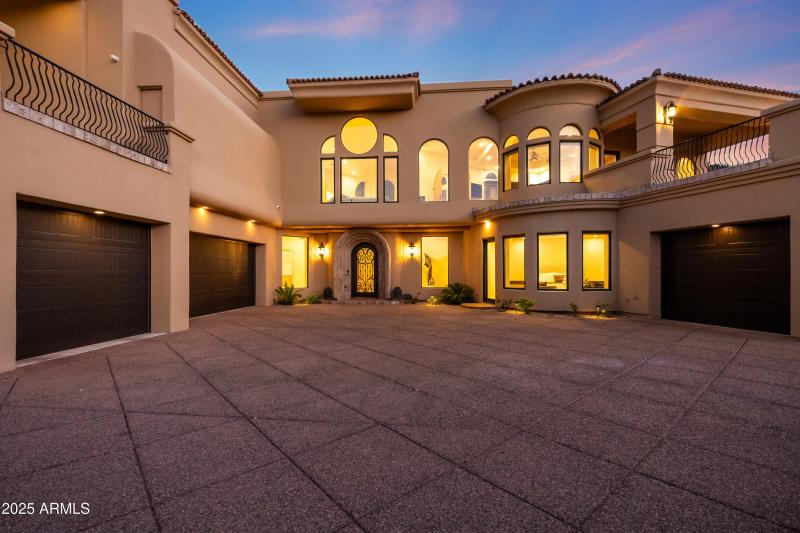 Picture-Perfect Front View