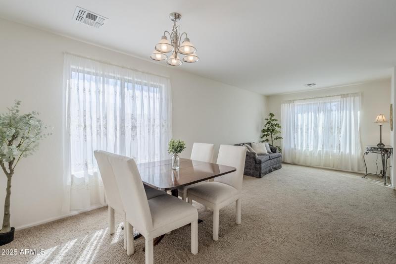 Bright Front Room & Dining