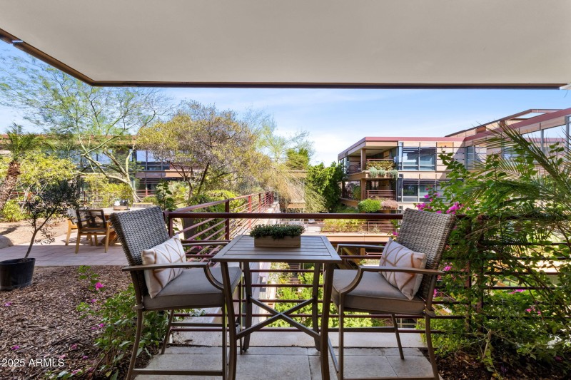 49-web-or-mls-7147-e-rancho-vista-dr