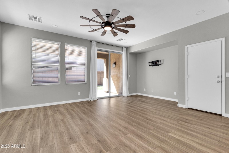 3257 E Tulsa St-6