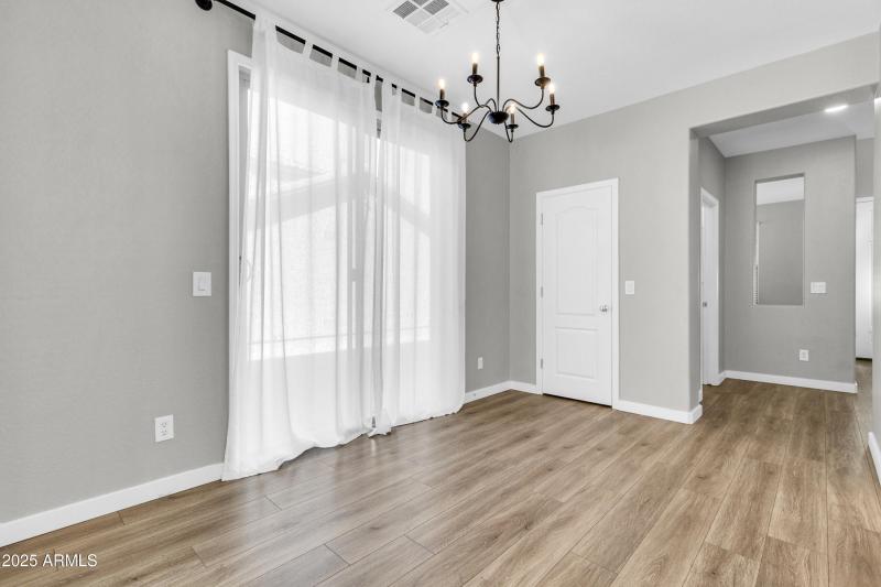 3257 E Tulsa St-12
