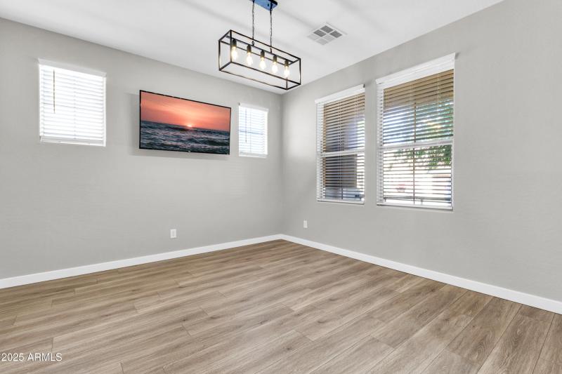 3257 E Tulsa St-13