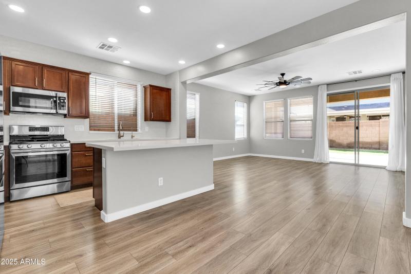 3257 E Tulsa St-15