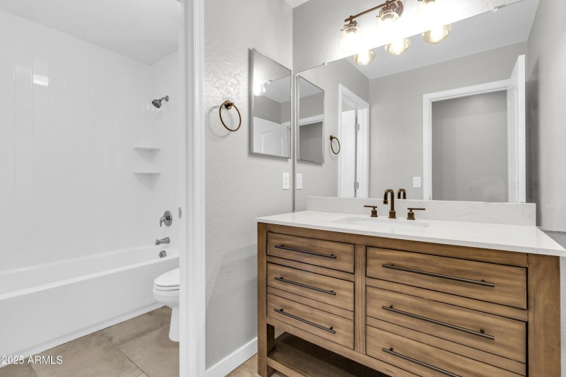 3257 E Tulsa St-33