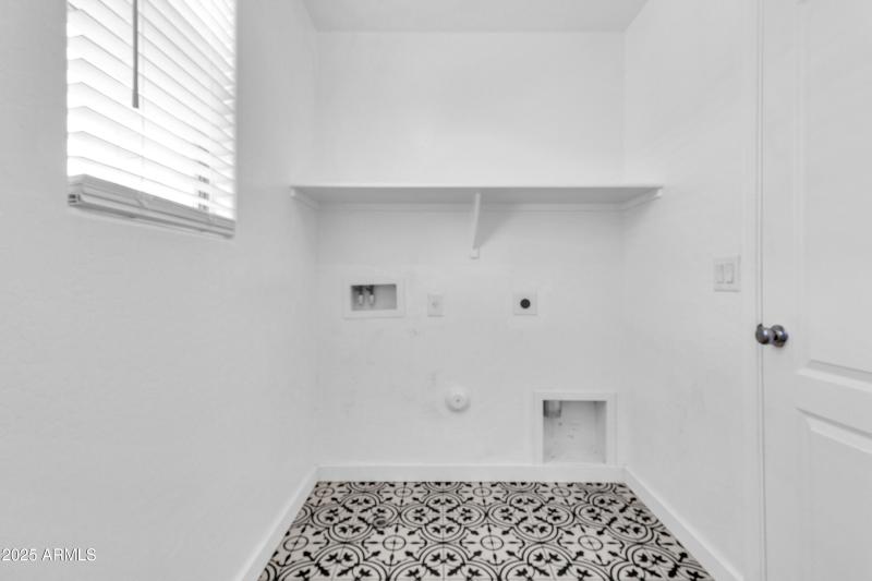 3257 E Tulsa St-35