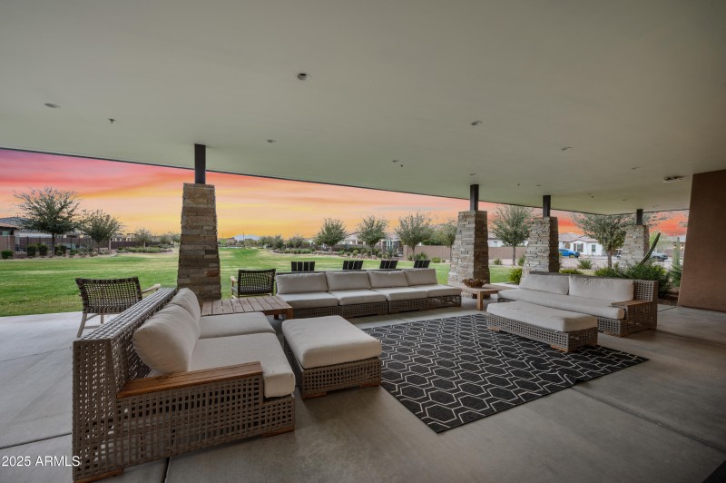 The Club - Outdoor Seating