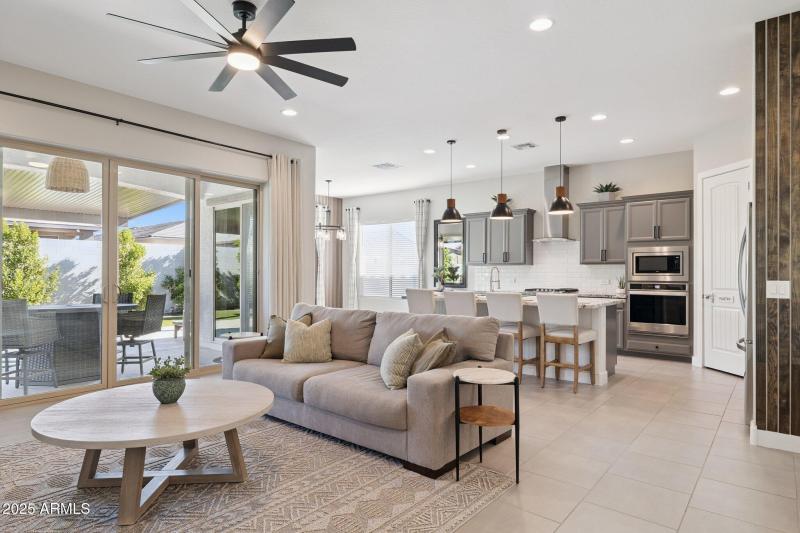 10-web-or-mls-12047-e-sereno-rd