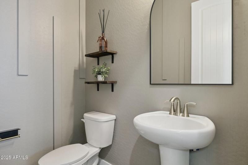 35-web-or-mls-12047-e-sereno-rd