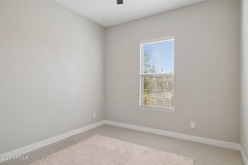 36-web-or-mls-12047-e-sereno-rd