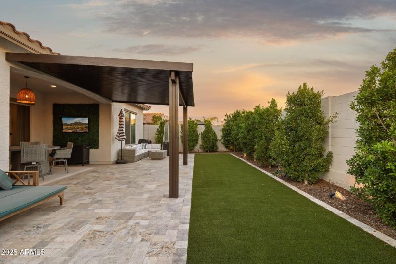 64-web-or-mls-12047-e-sereno-rd