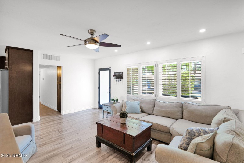 22-web-or-mls-P1304183