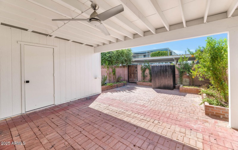 4027 E Campbell Ave-large-022-023-TOD823