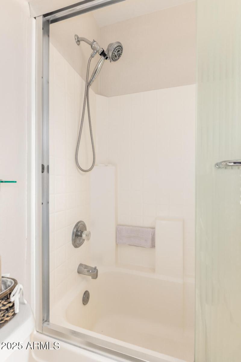 18 Master Bathroom