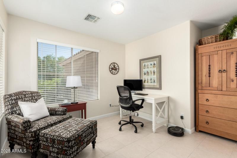 22 Den/Office