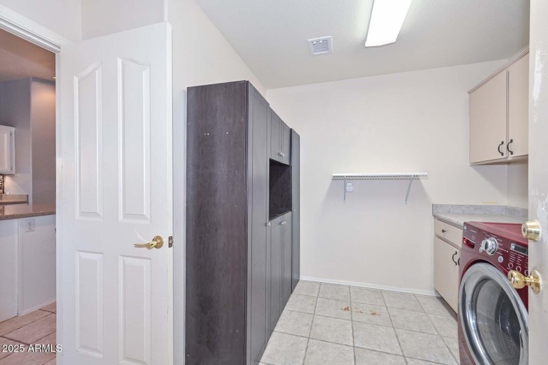 Laundy Room2