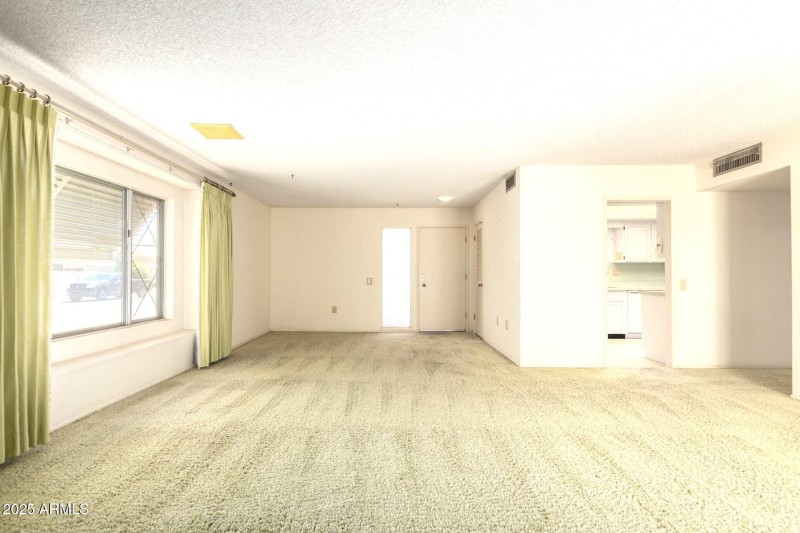 16202 N 111th Ave - Living Room looking