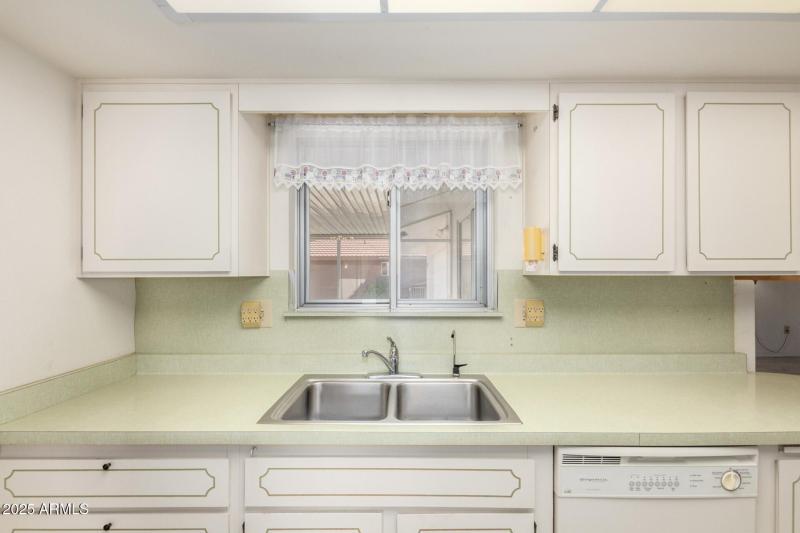 16202 N 111th Ave - Kitchen (2) B