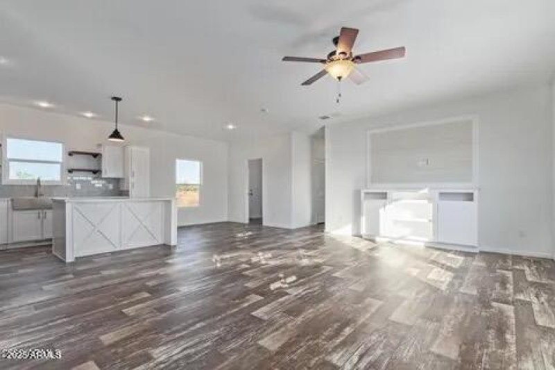 7E1DB7A5-F85A-41A6-9FF9-9B3EC51CA75C