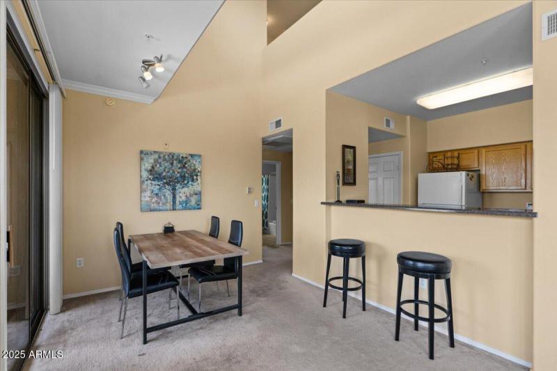 09-Dining & Kitchen