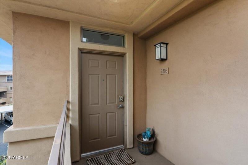 04-Front entry