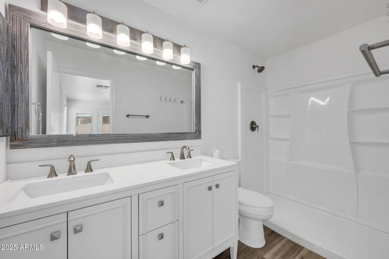 mls_1125 E Milada Dr-17