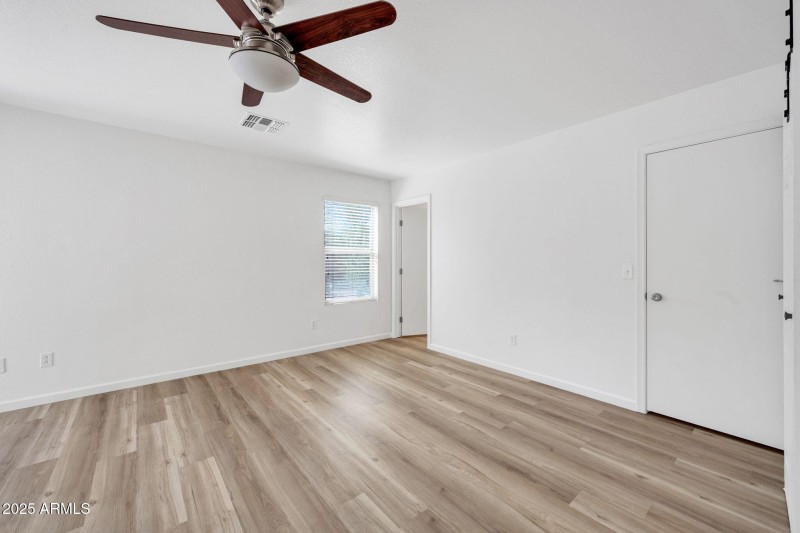 mls_1125 E Milada Dr-20