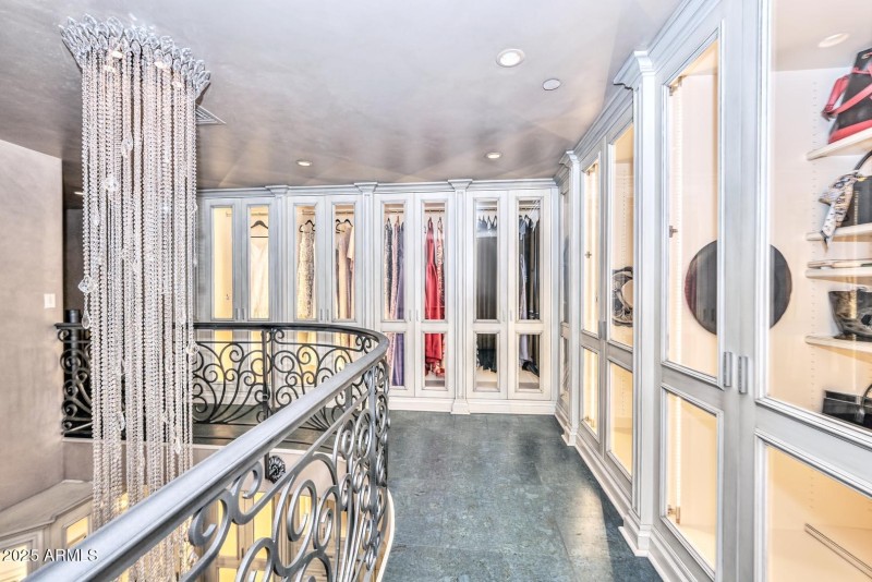 Primary Closet- upper