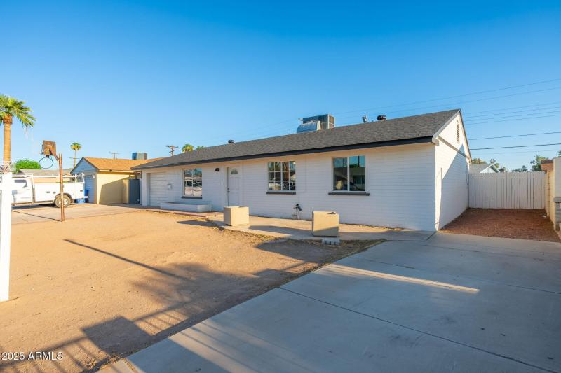 6223 W EARLL Drive, Phoenix, AZ