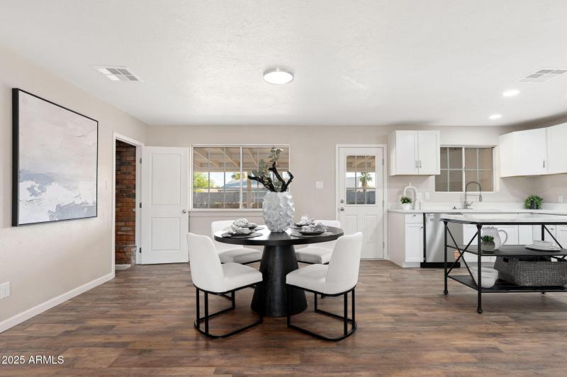 6223 W EARLL Drive, Phoenix, AZ