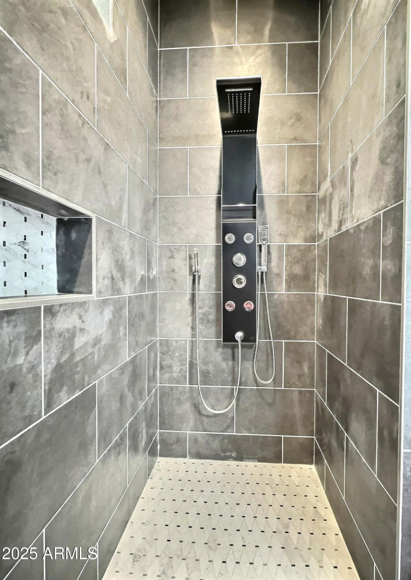 Owner's Spa like shower with shower pane