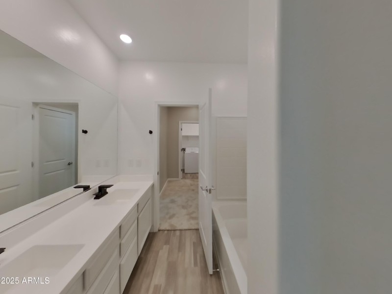 15_pc_dIYDiNlXIF_Kdw20BDs6z_layout_1