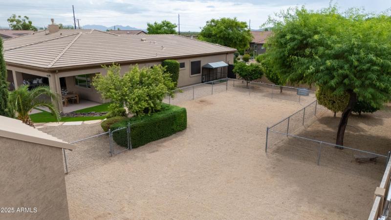 806 side yard
