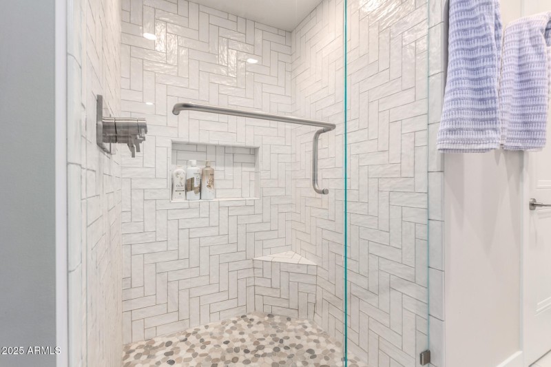 E 021 - 19 - Osborn - Master Bath