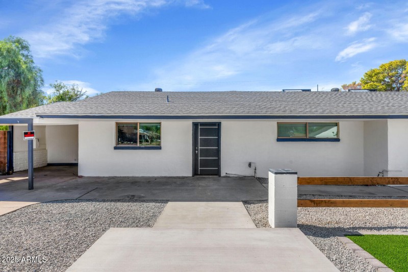 4821 E Sheridan St-large-010-051-4821 E