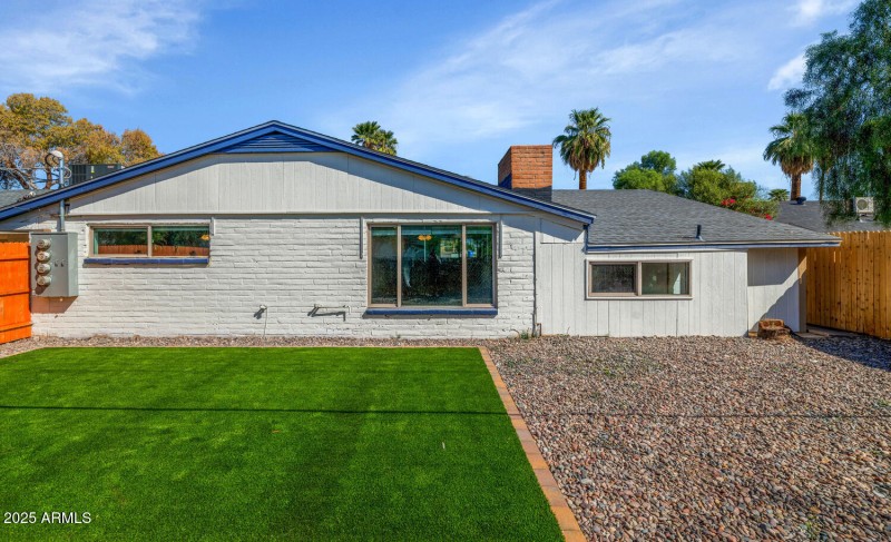 4821 E Sheridan St-large-024-025-4821 E