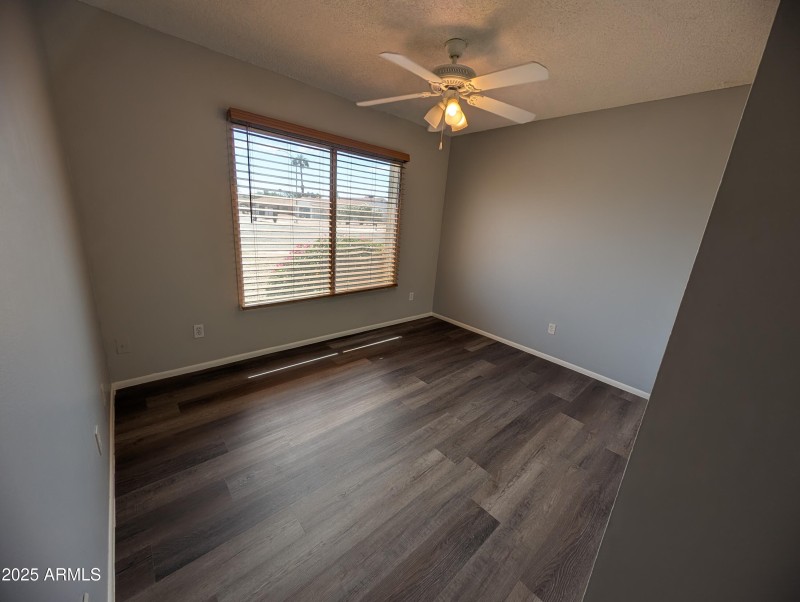 PXL_20250925_195532313