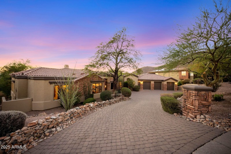 Driveway/Front