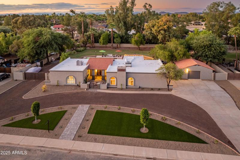 high-quality-turf-hardscaped-new