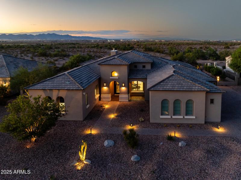 17688 W Paseo Way-0311-HDR-2 (1)