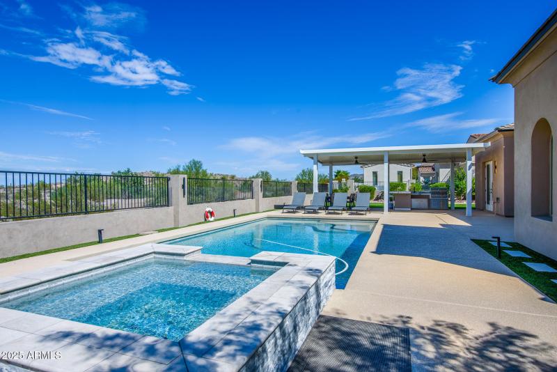 17688 W Paseo Way-0747-HDR-Edit
