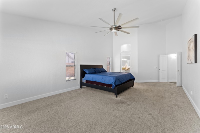 31-031-primary-bedroom