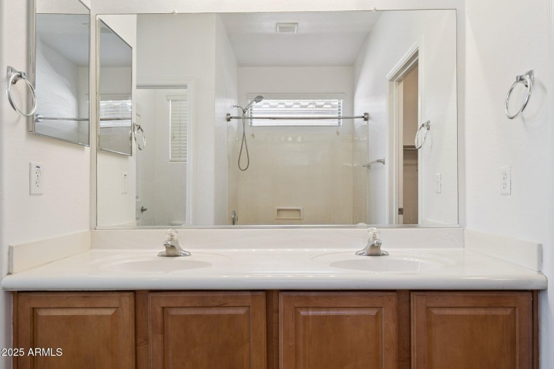 17-web-or-mls-43213-n-vista-hills-dr