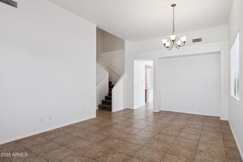 3-web-or-mls-43213-n-vista-hills-dr