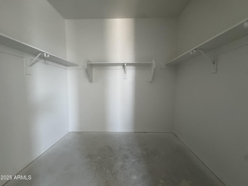 007_Owners Closet