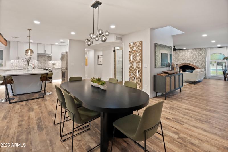 6504 W Corrine Dr (twilight)-22