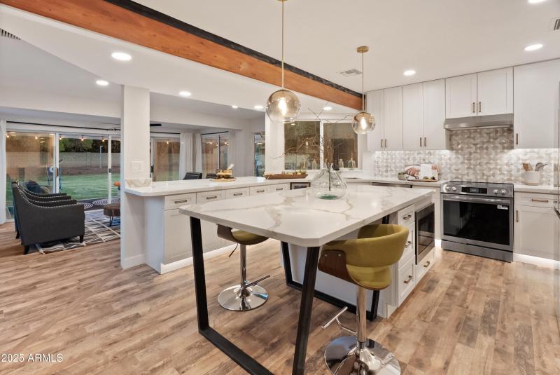 6504 W Corrine Dr (twilight)-23