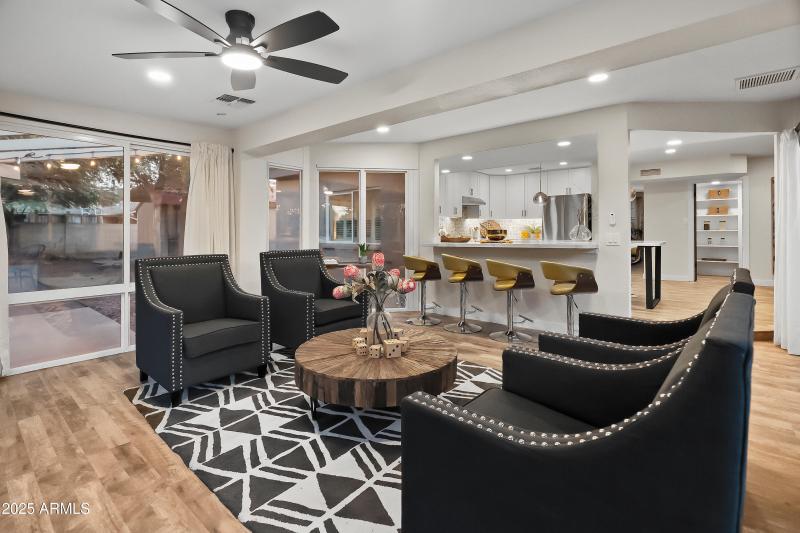 extra-bar-seating-arizona-room