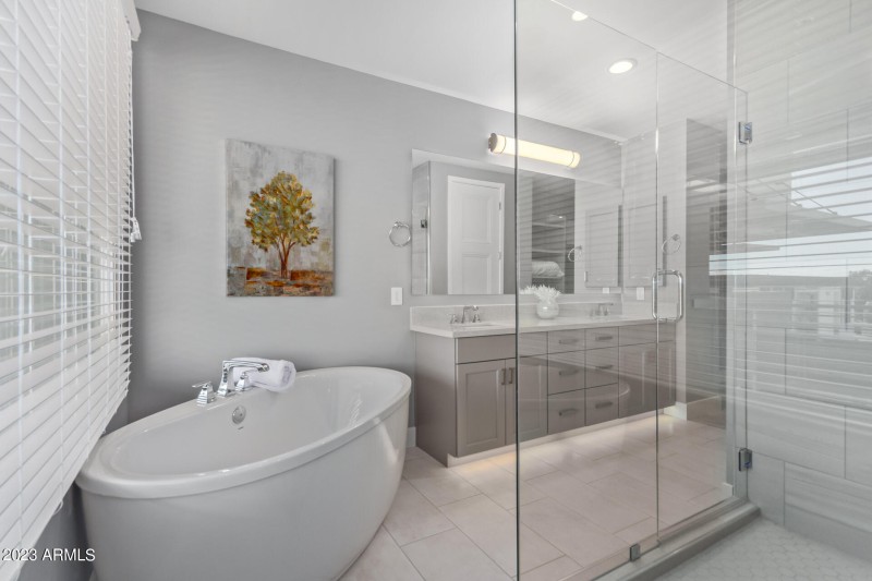 23 - Osborn Master Bathroom